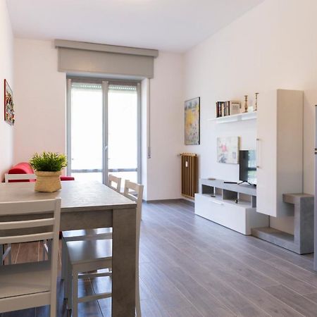 Gray Pearl - Modern Apartment In City Center Arona Luaran gambar