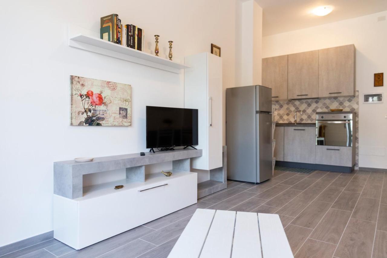 Gray Pearl - Modern Apartment In City Center Arona Luaran gambar